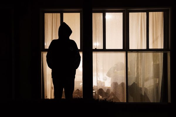 6 Ways To Safely Handle A Local Stalker/Fan (Stan)