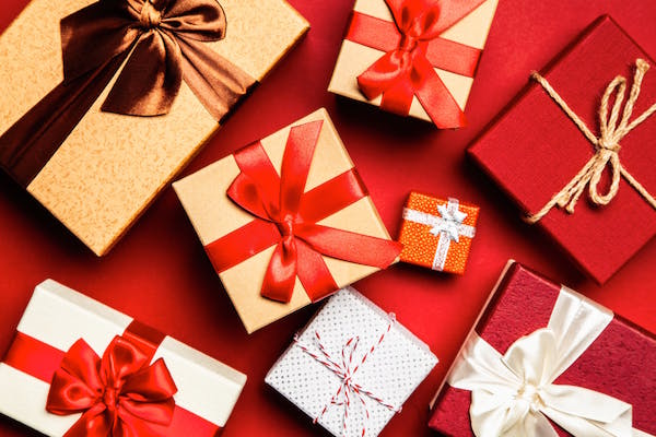 12 Perfect Gift Ideas For The News Junkie In Your Life