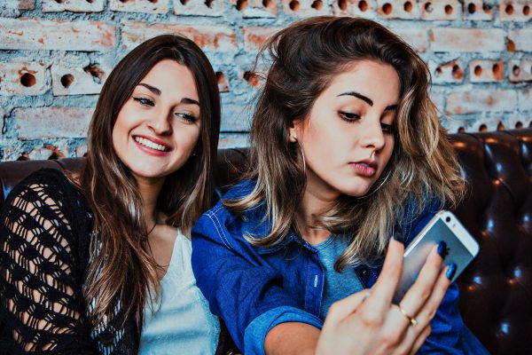Journalist vs. Influencer: Which One Are You?