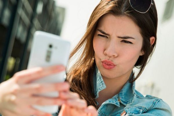 Breaking News: To Selfie or Not to Selfie?